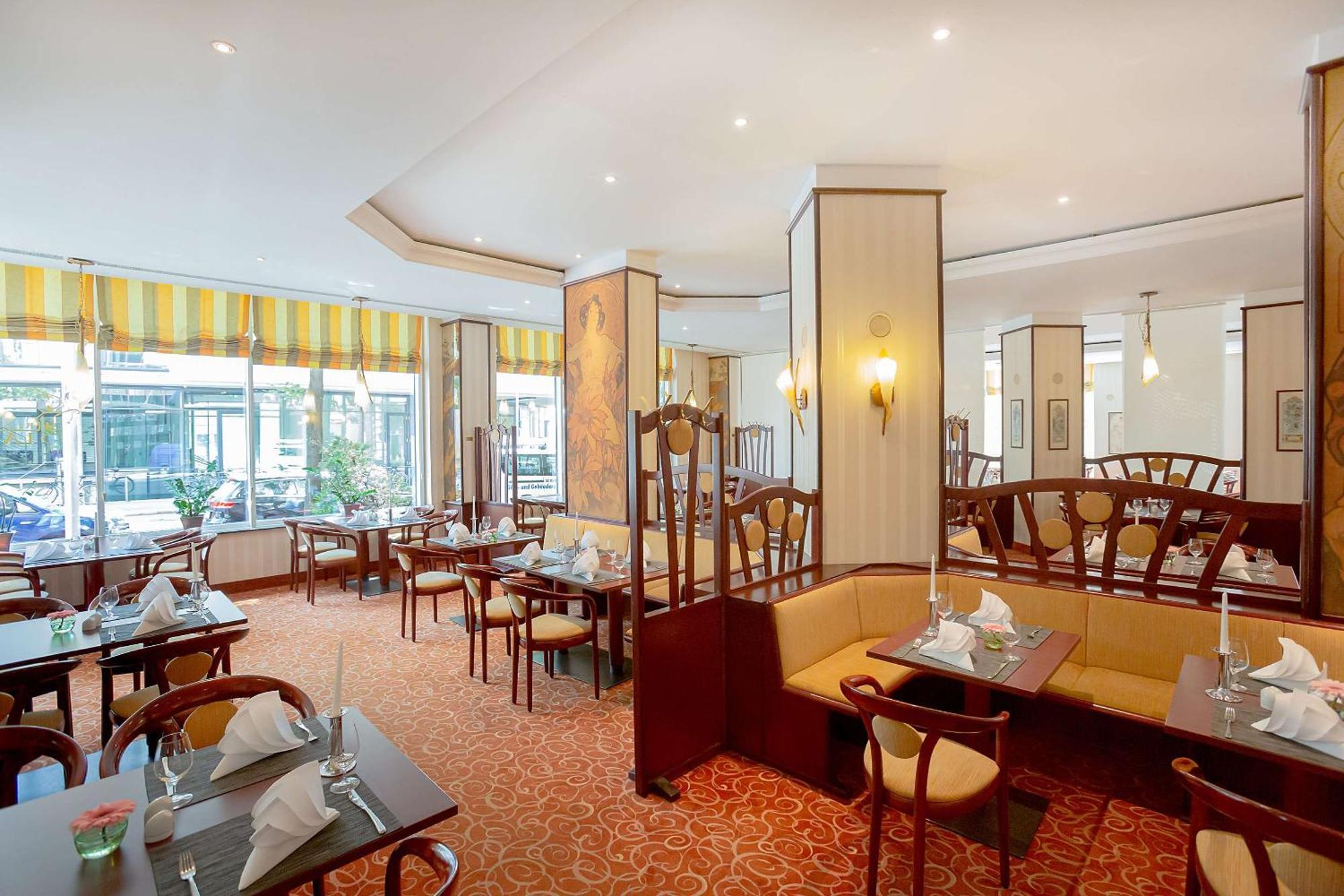 Dorint Hotel Lipsia Esterno foto