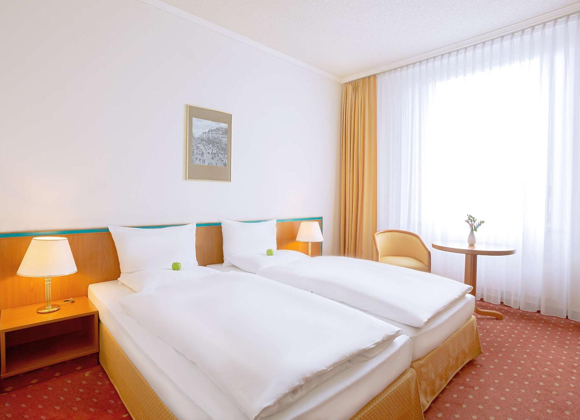 Dorint Hotel Lipsia Esterno foto